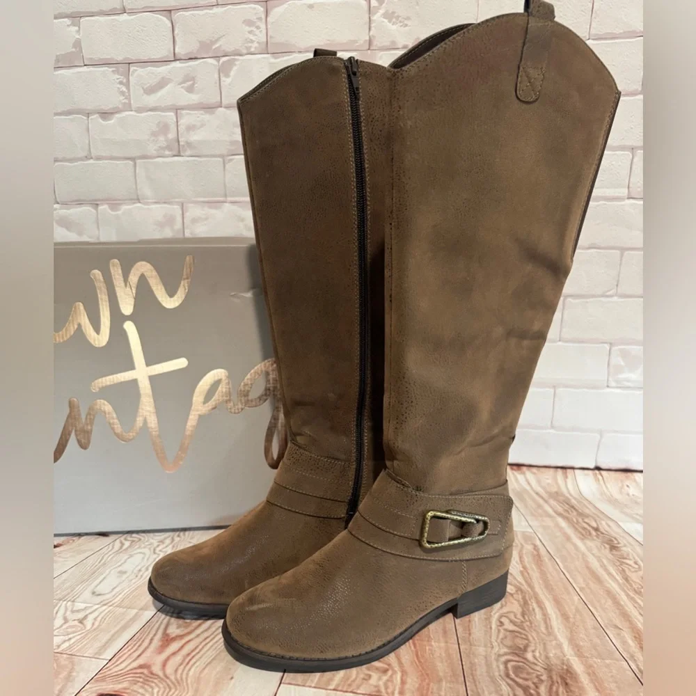 Crown Vintage Brown Knee-High Women's‎ Boots size 8.5 Modern equestrian